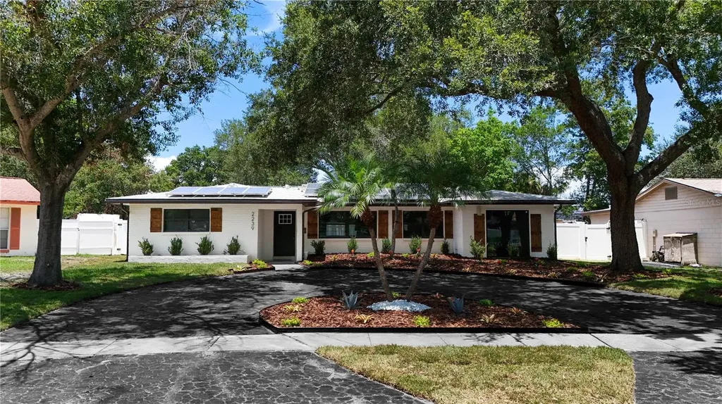 2239 68th Avenue N St Petersburg FL 33702