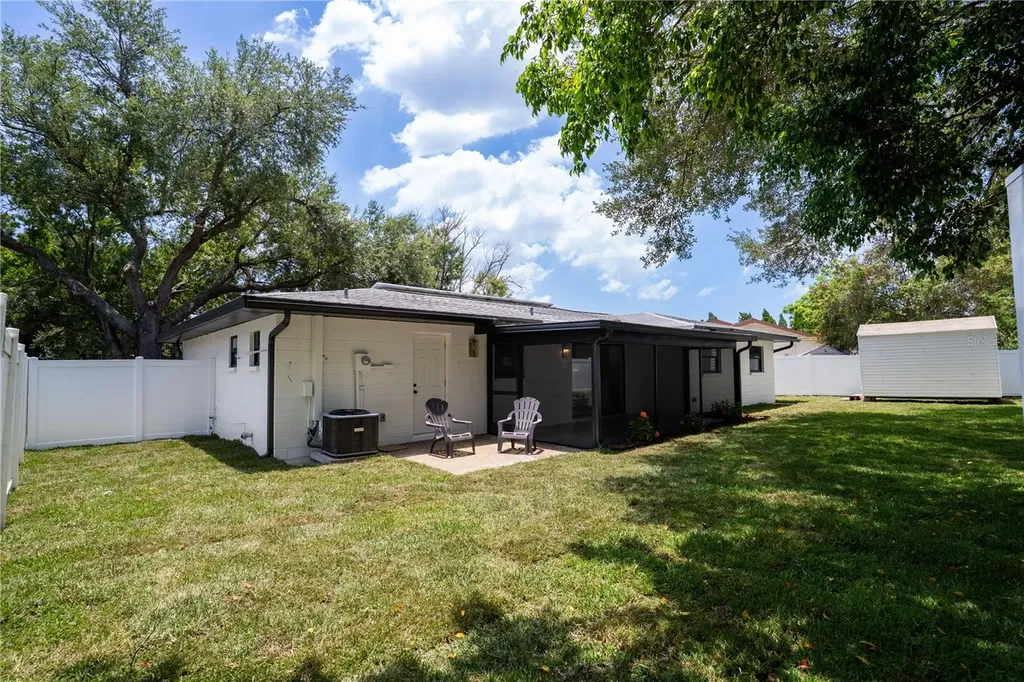 2239 68th Avenue N St Petersburg FL 33702