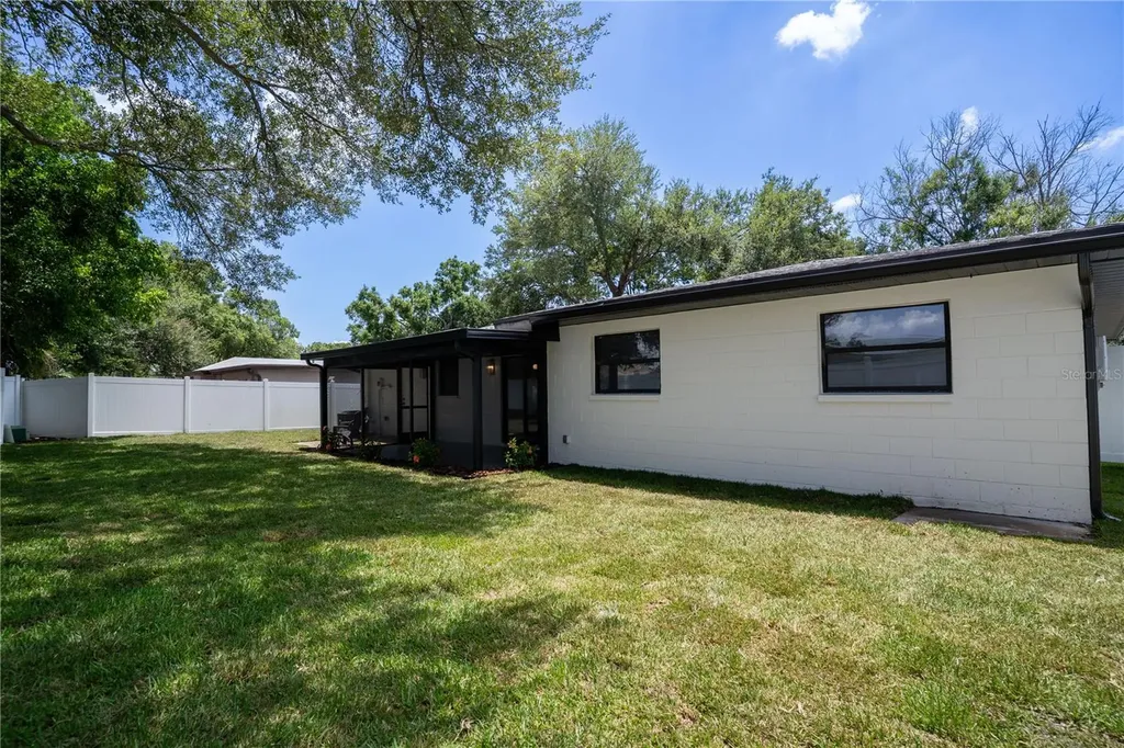 2239 68th Avenue N St Petersburg FL 33702