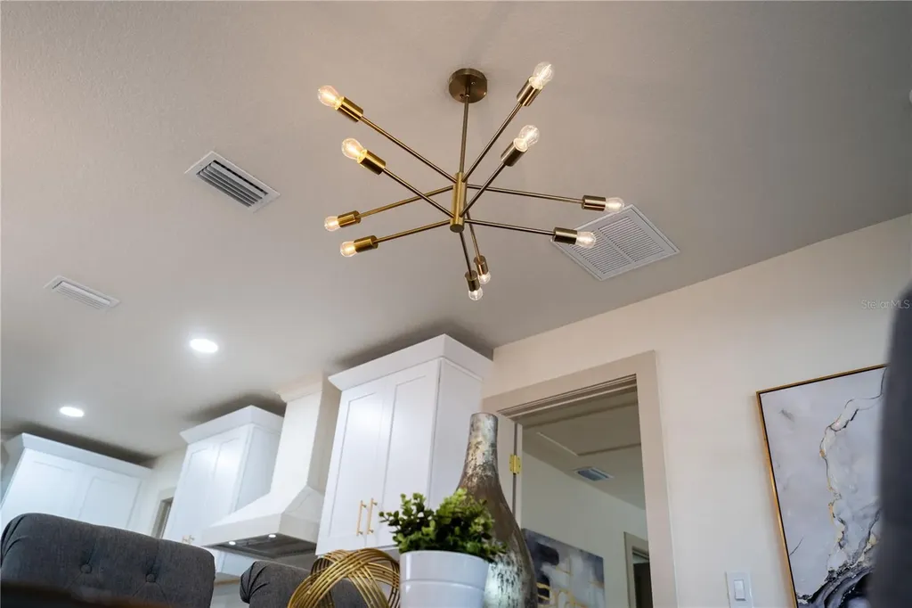2239 68th Avenue N St Petersburg FL 33702
