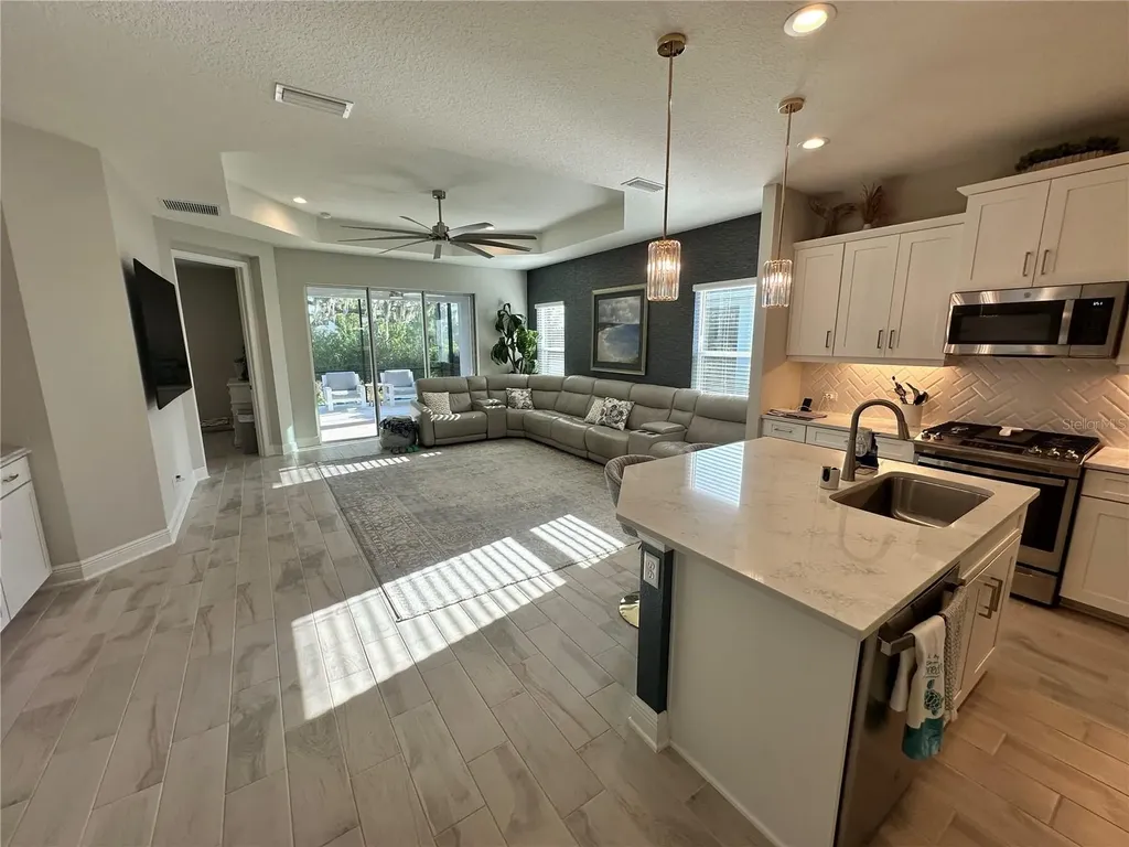 4727 Willow Bend Avenue Parrish FL 34219