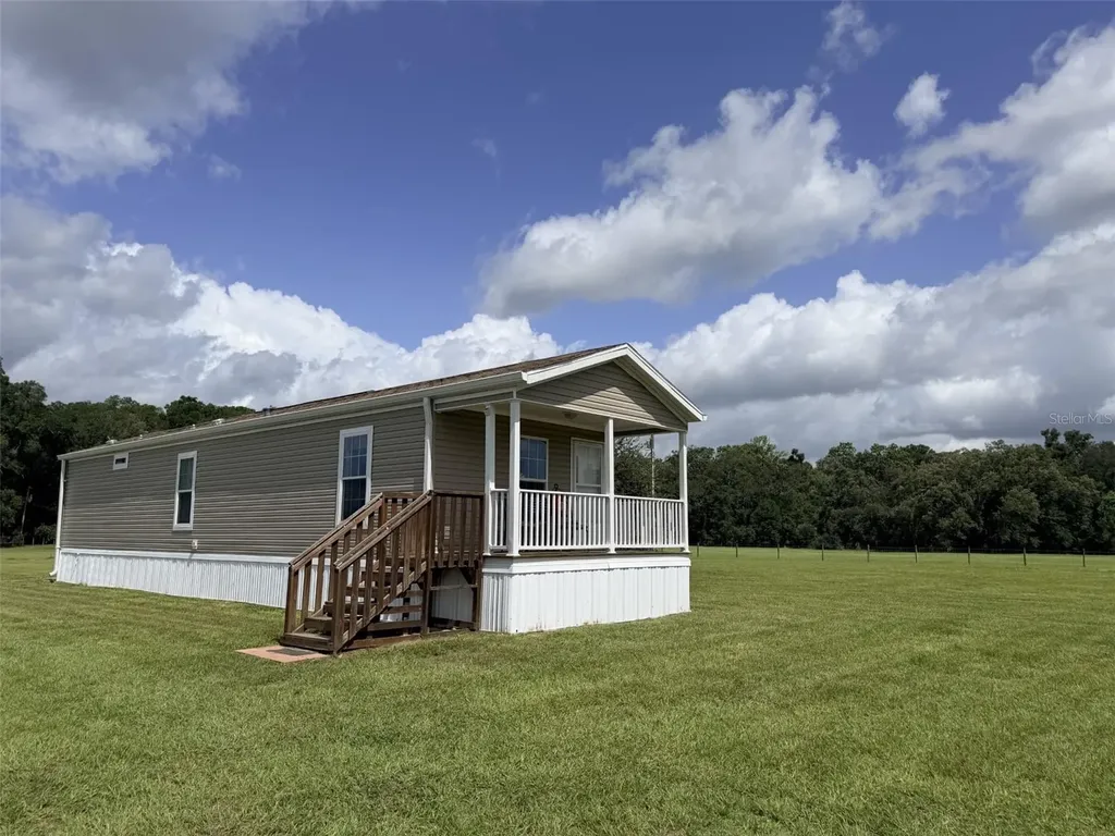 628 NE 816 Avenue Old Town FL 32680