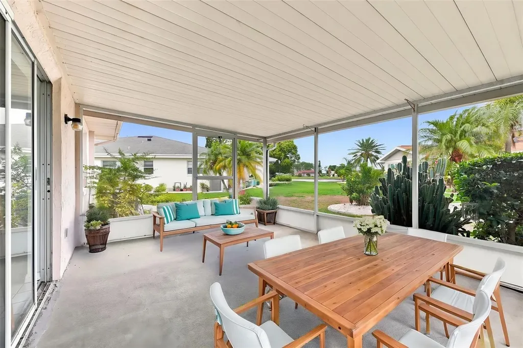 127 Wintersong Lane Sun City Center FL 33573