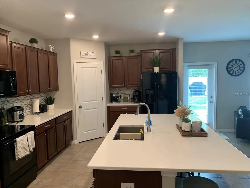 10460 Carloway Hills Drive Wimauma FL 33598