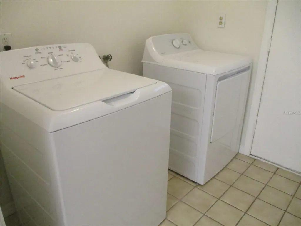 209 N Brockfield Drive Sun City Center FL 33573