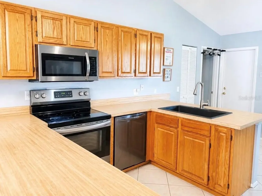 561 Astoria Drive Deland FL 32724