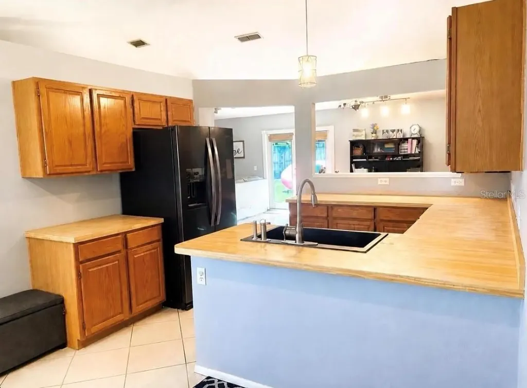 561 Astoria Drive Deland FL 32724