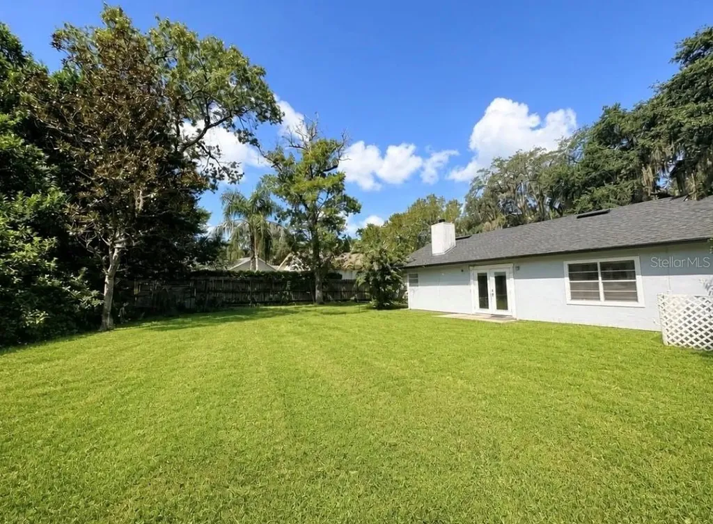 561 Astoria Drive Deland FL 32724