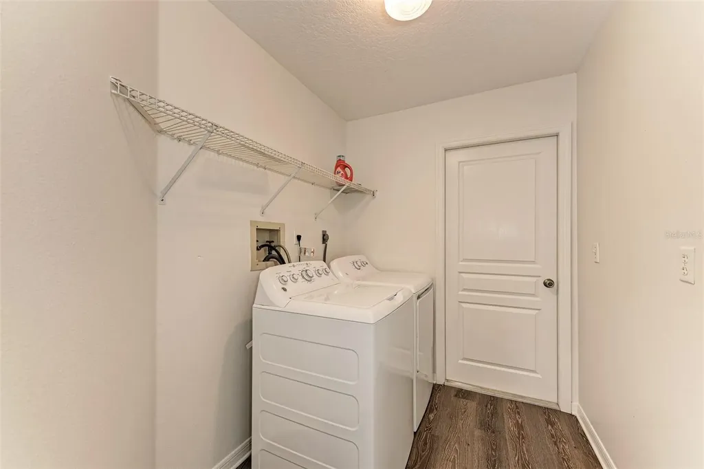2046 Old Trevor Way Sarasota FL 34232