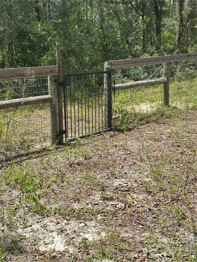 5730 SE County Road 337 Morriston FL 32668