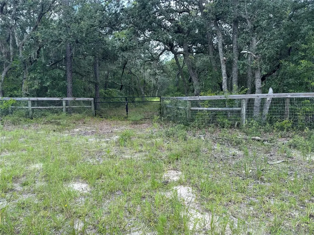 5730 SE County Road 337 Morriston FL 32668