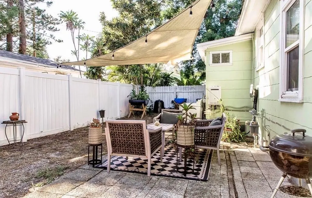 1750 34th Avenue N St Petersburg FL 33713