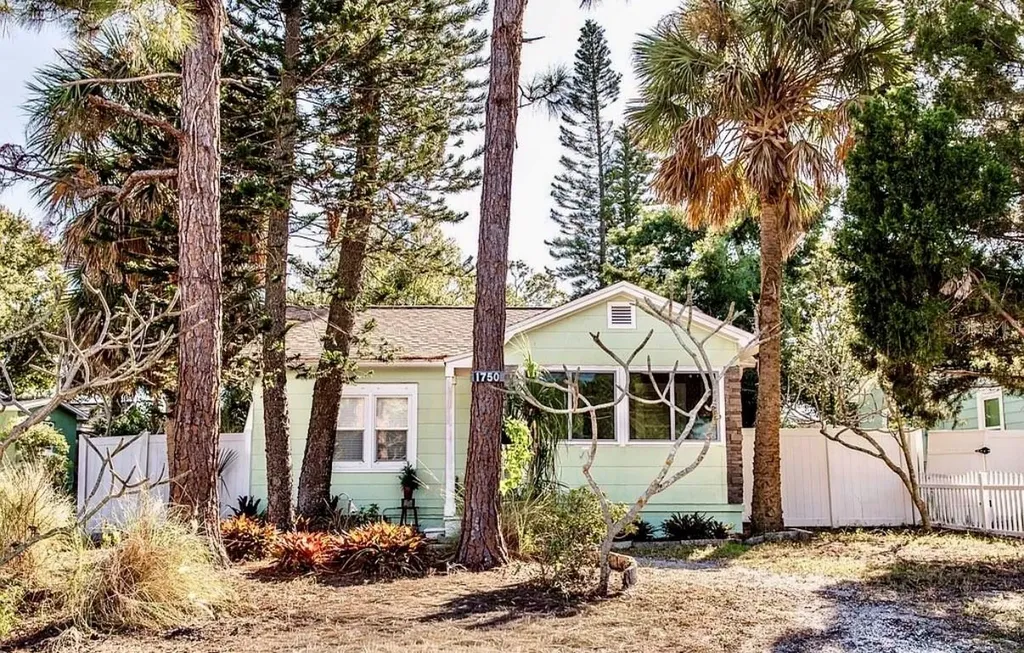 1750 34th Avenue N St Petersburg FL 33713