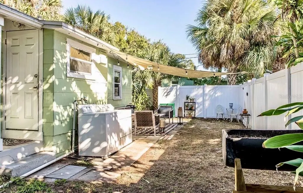 1750 34th Avenue N St Petersburg FL 33713