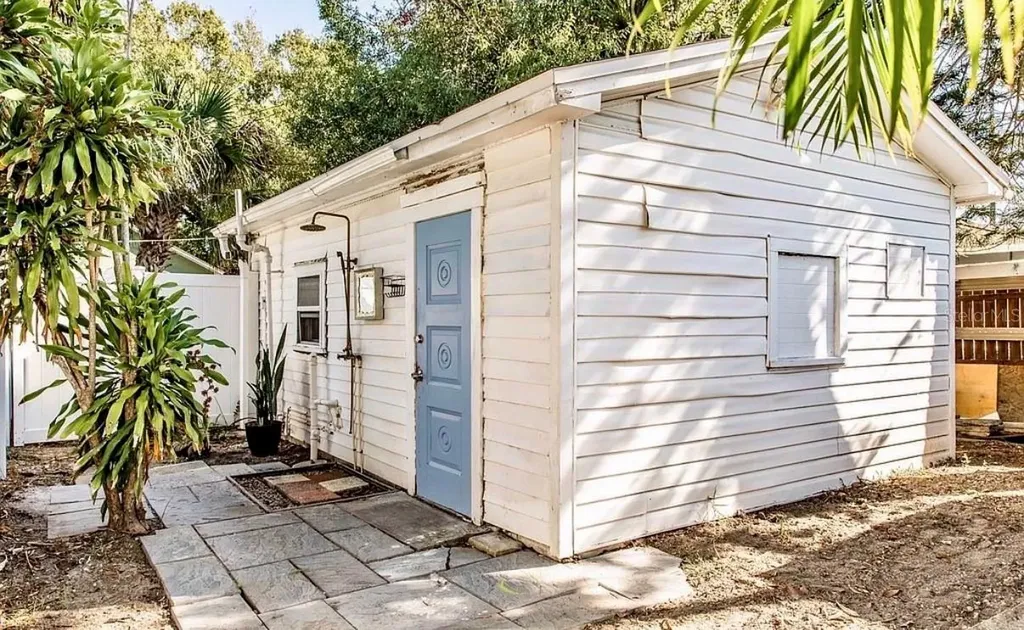 1750 34th Avenue N St Petersburg FL 33713