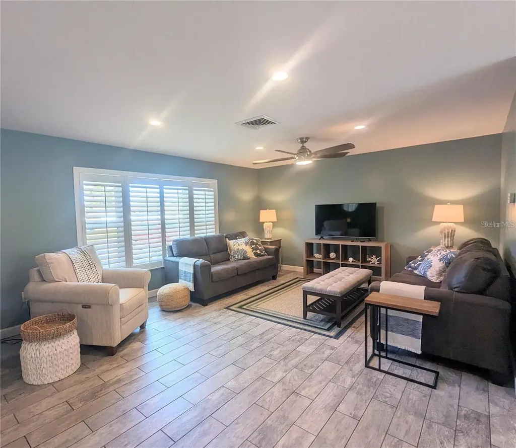3070 Gulf Gate Drive Sarasota FL 34231