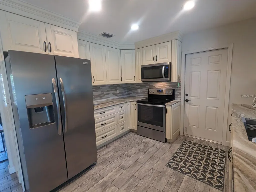 3070 Gulf Gate Drive Sarasota FL 34231