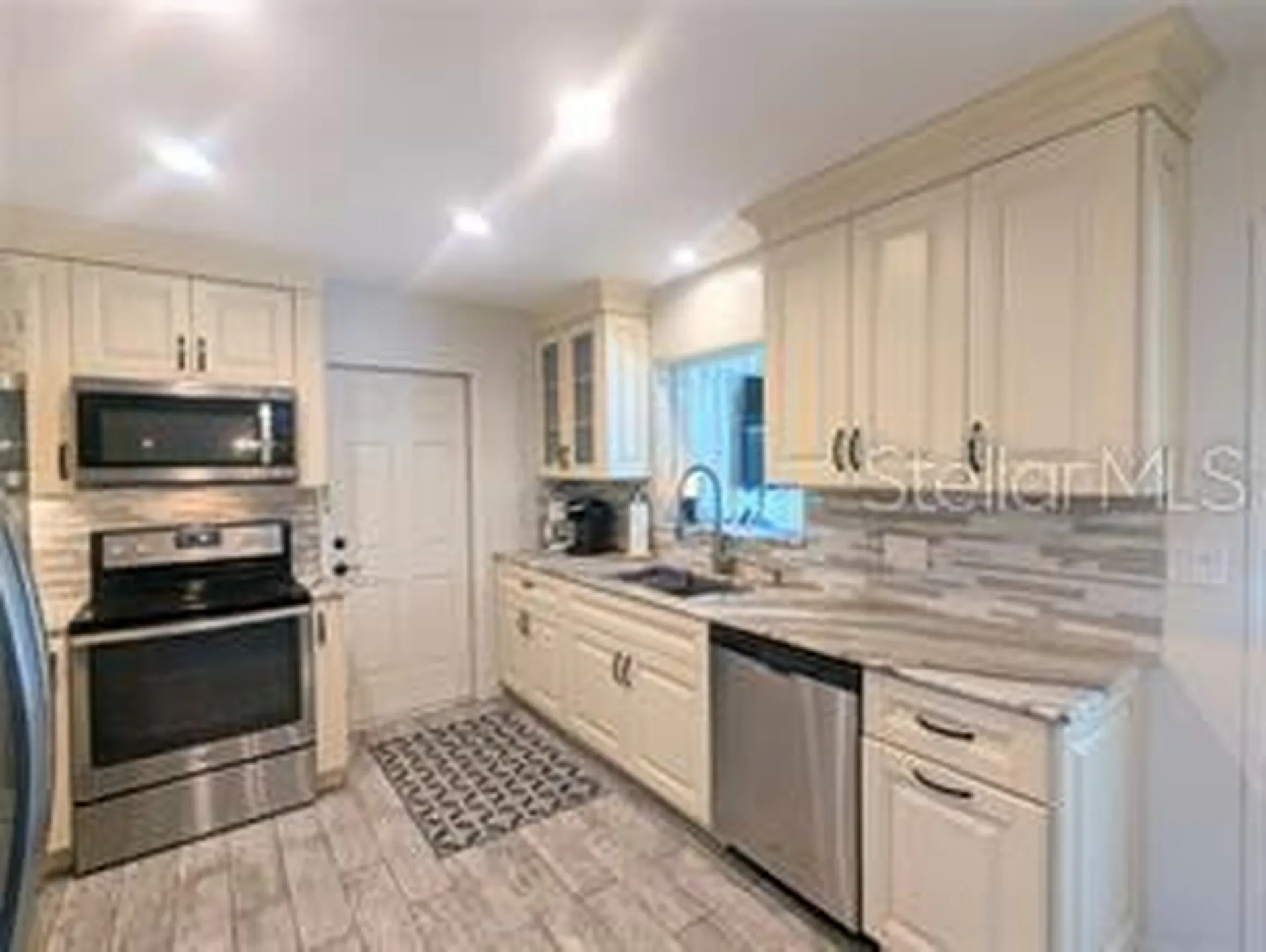 3070 Gulf Gate Drive Sarasota FL 34231