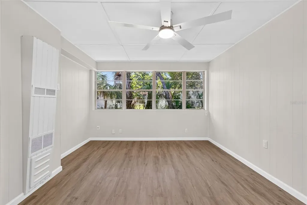 1202 E Caroline Street Tavares FL 32778