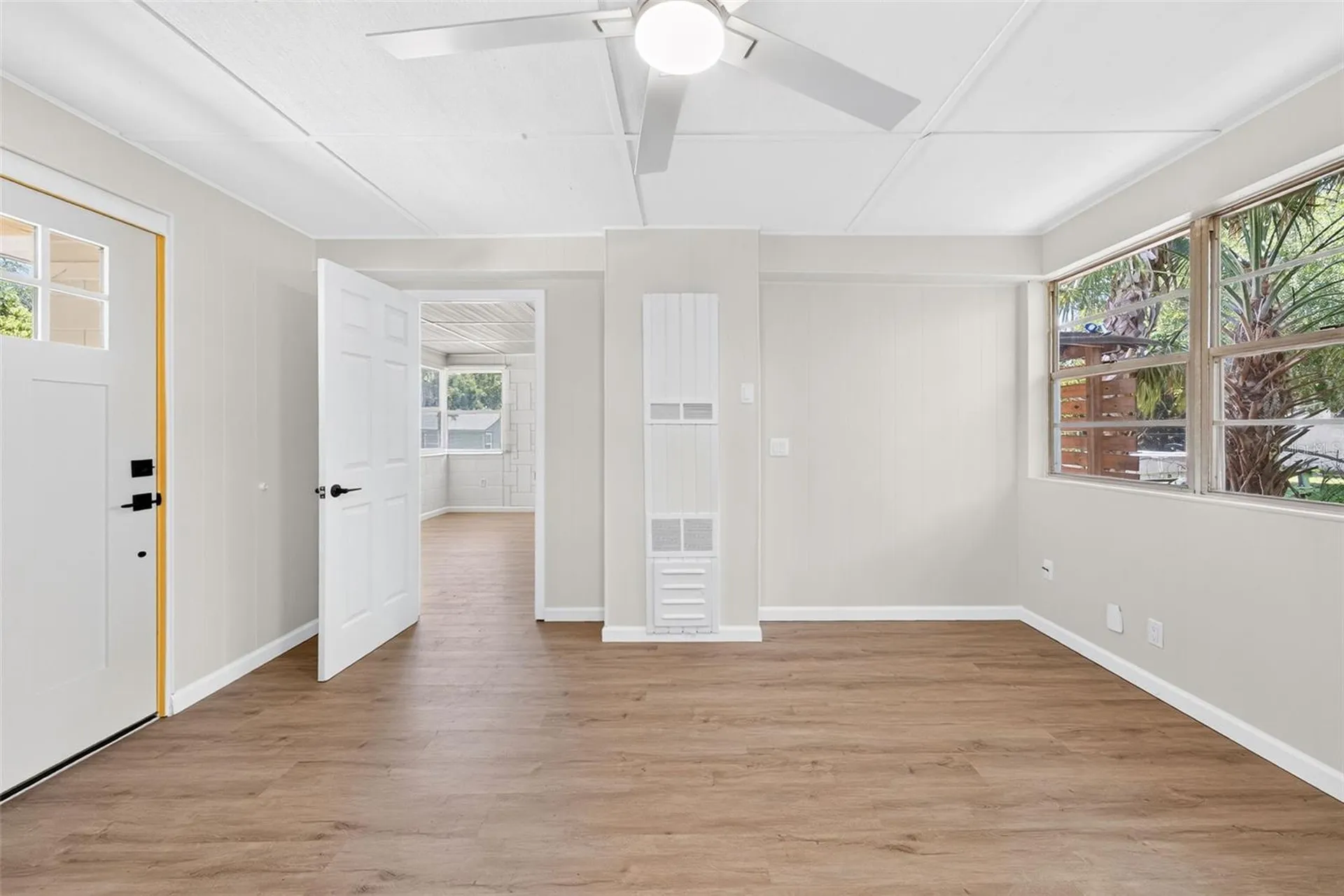 1202 E Caroline Street Tavares FL 32778