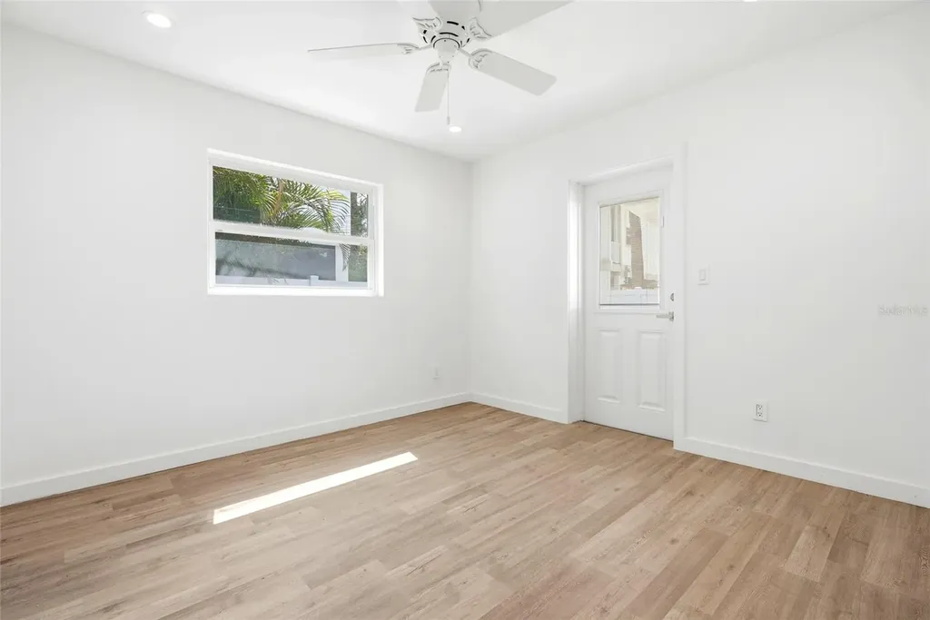 1867 Michigan Avenue NE St Petersburg FL 33703