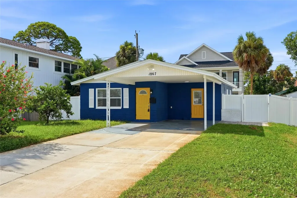 1867 Michigan Avenue NE St Petersburg FL 33703