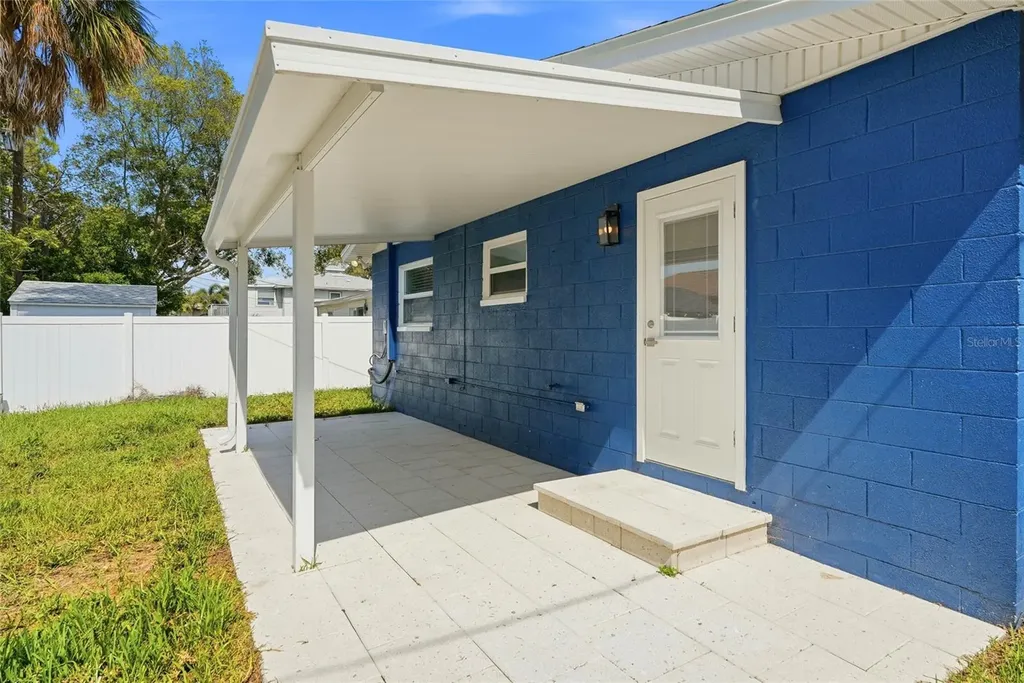 1867 Michigan Avenue NE St Petersburg FL 33703