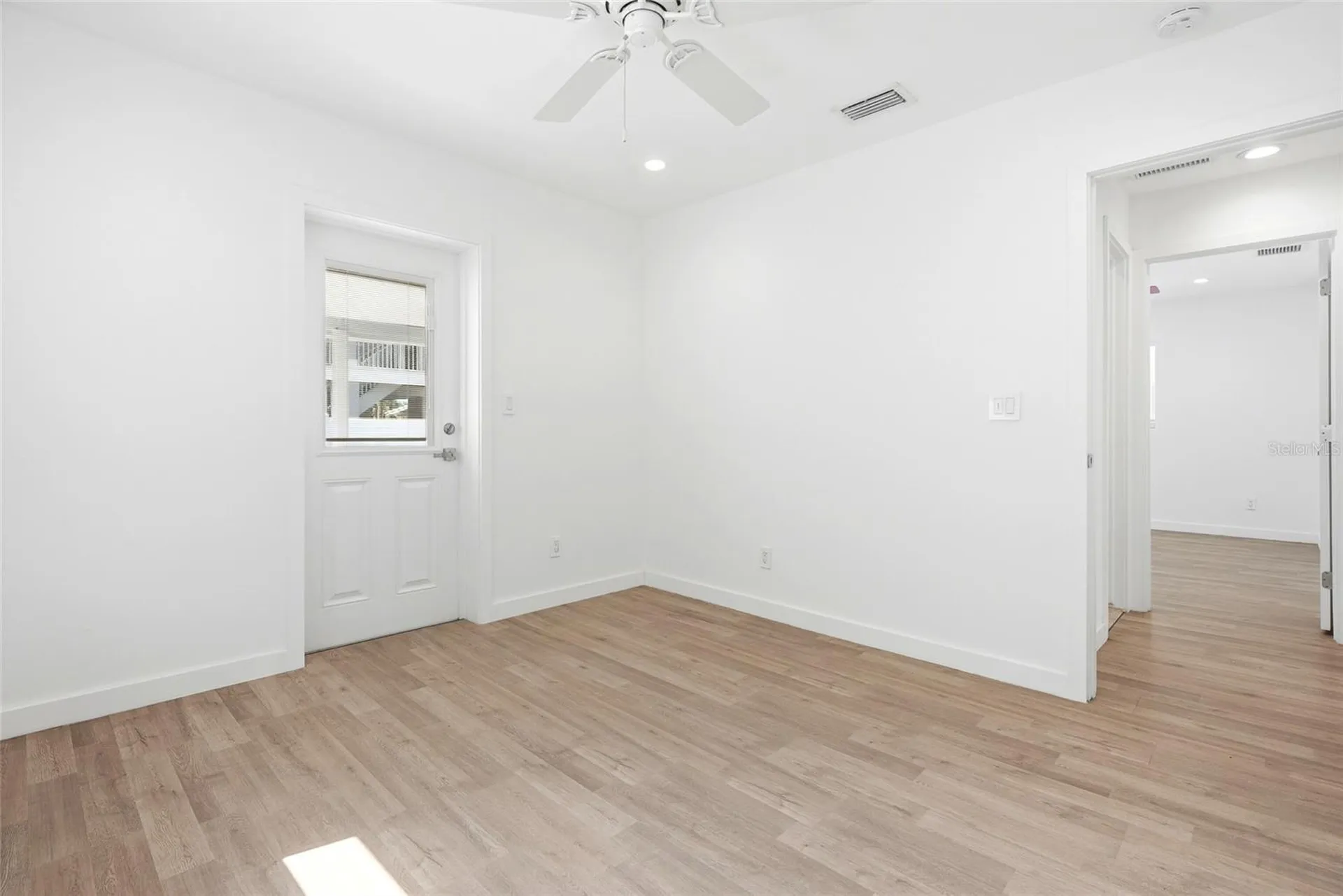 1867 Michigan Avenue NE St Petersburg FL 33703