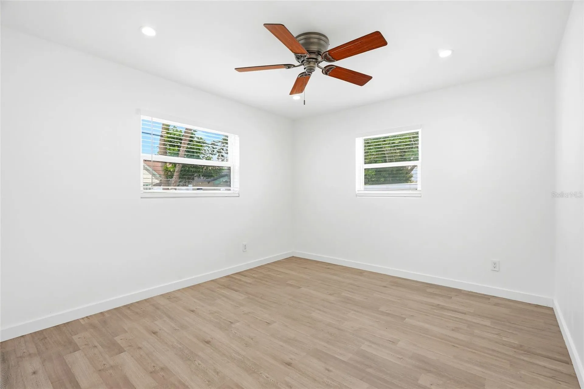1867 Michigan Avenue NE St Petersburg FL 33703