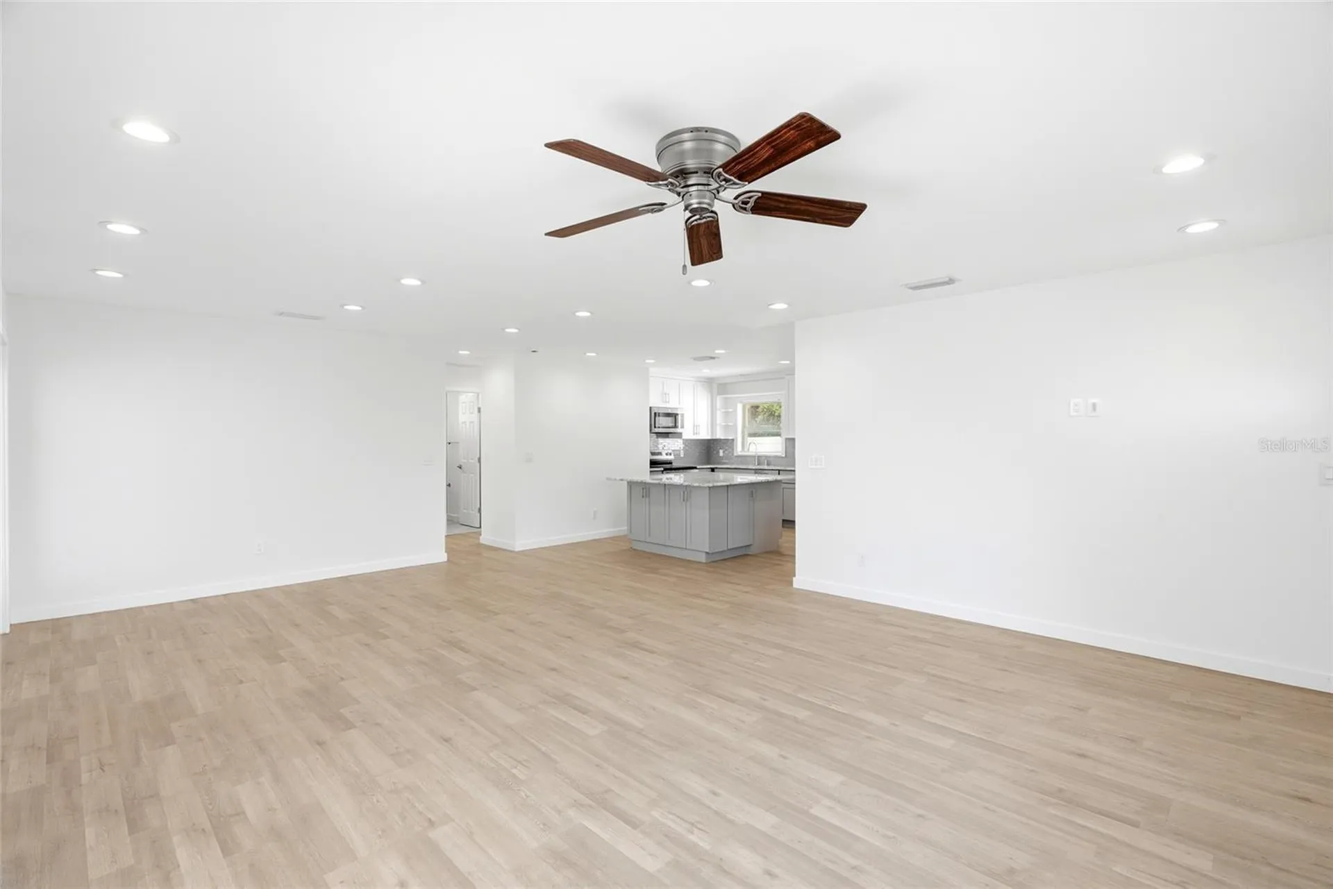 1867 Michigan Avenue NE St Petersburg FL 33703