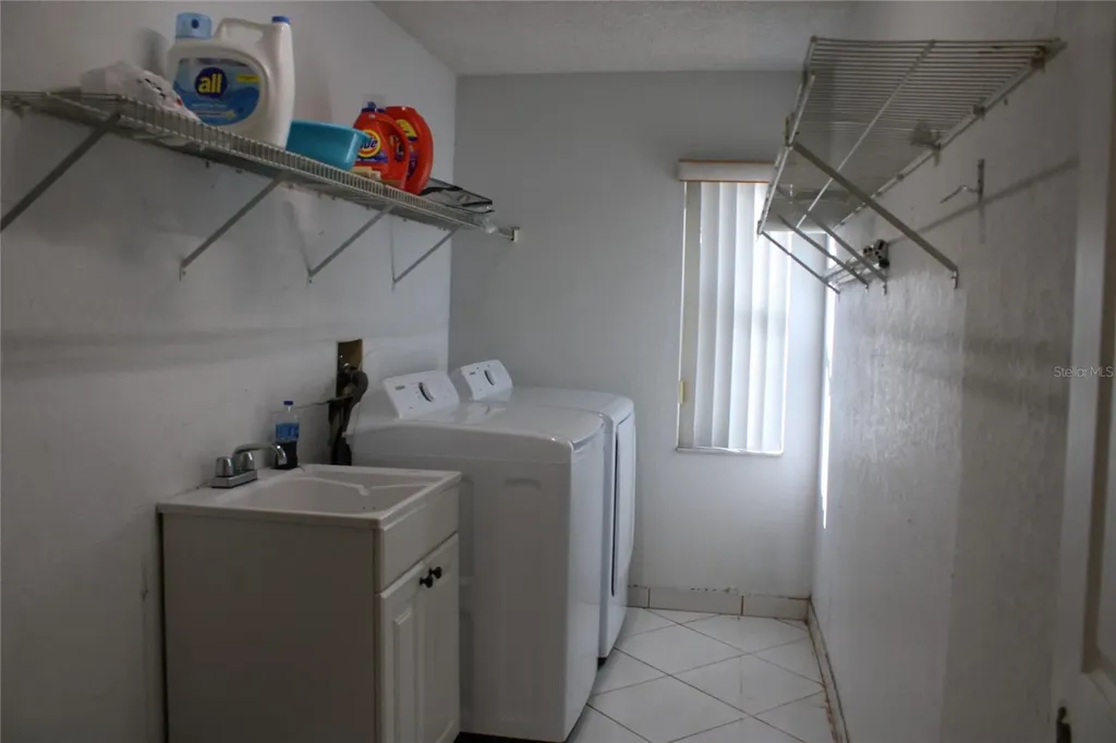 6121 56th Avenue N St Petersburg FL 33709