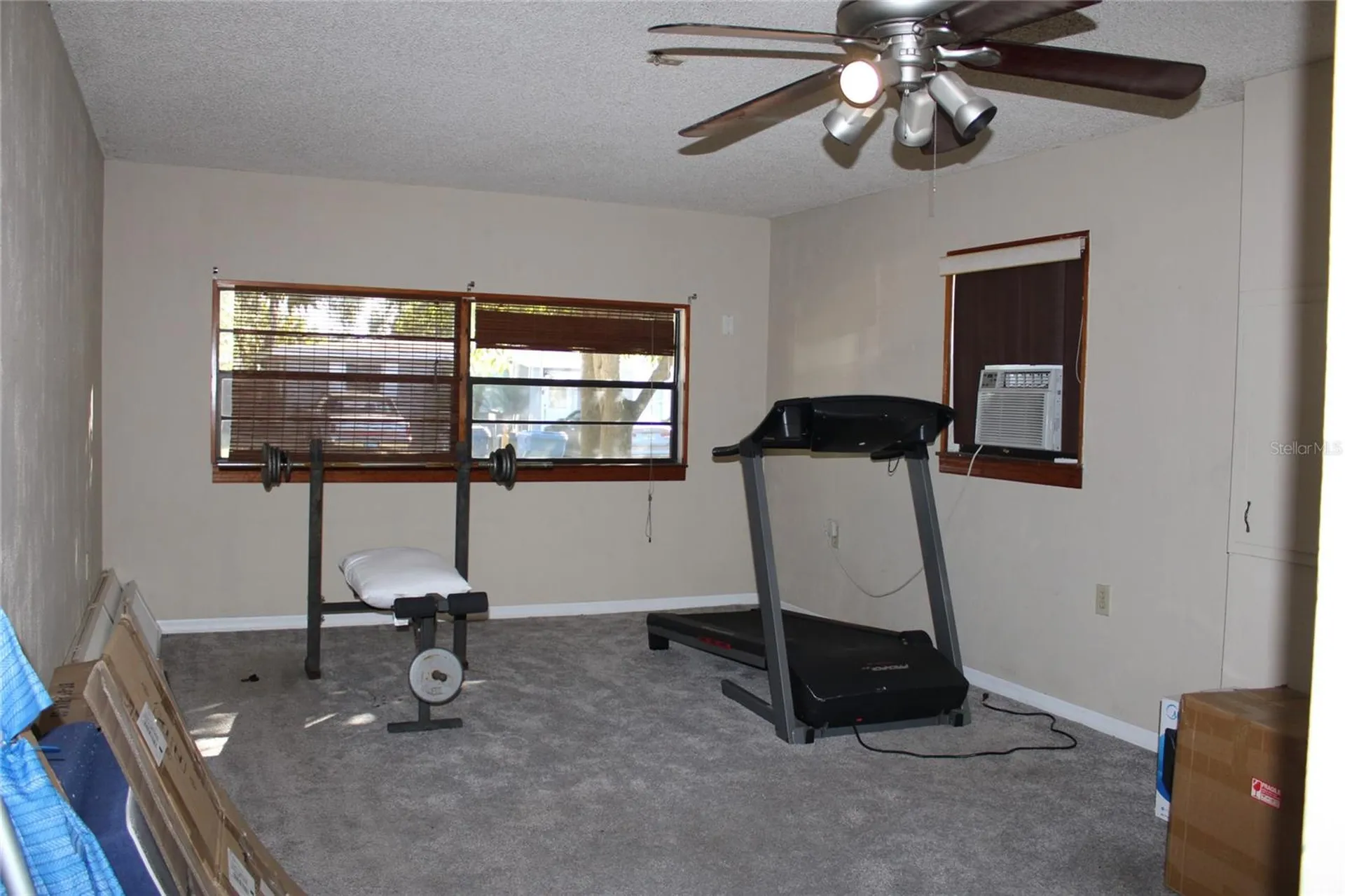 6121 56th Avenue N St Petersburg FL 33709