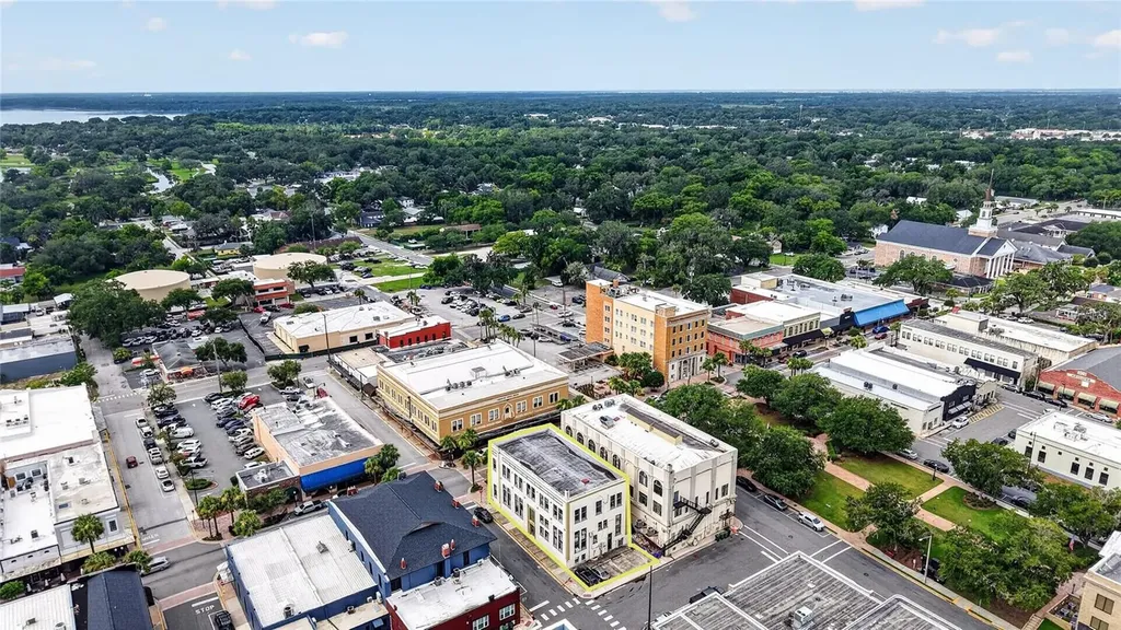 400 W Main Street Leesburg FL 34748