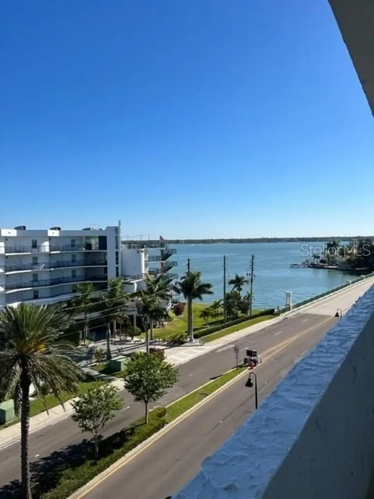 285 107th Avenue Treasure Island FL 33706