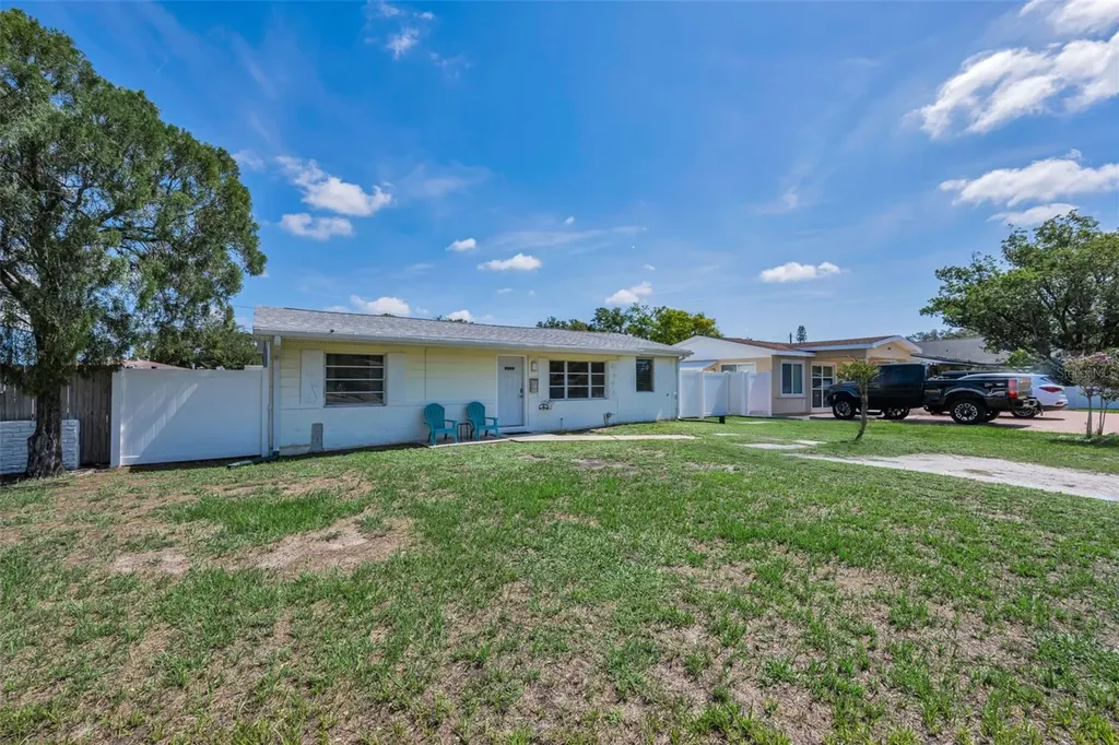 4829 30th Avenue N St Petersburg FL 33713