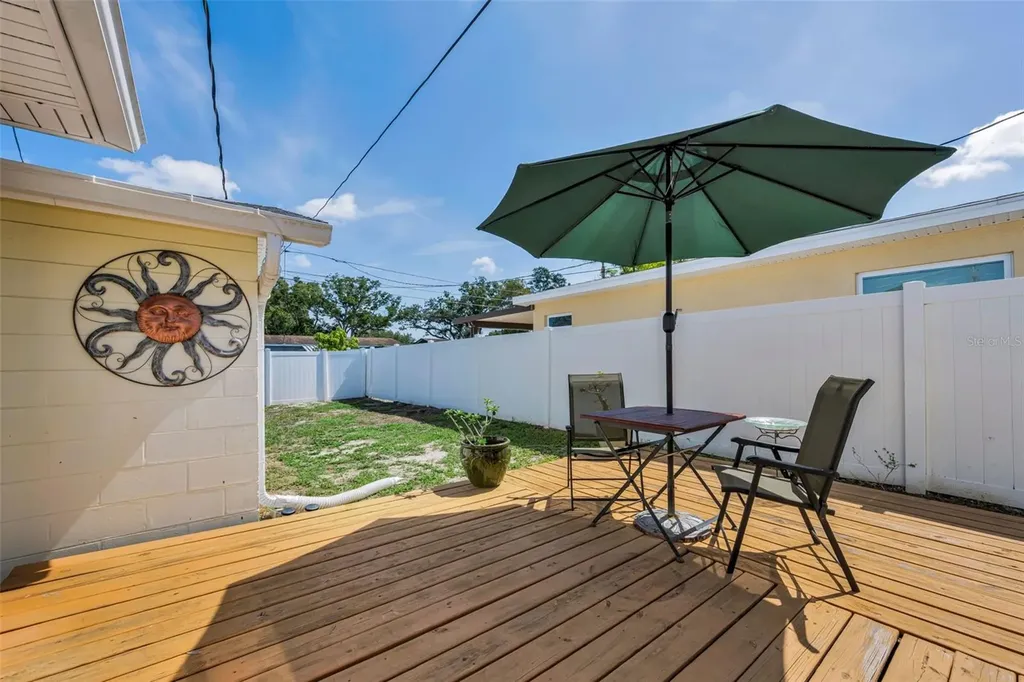 4829 30th Avenue N St Petersburg FL 33713