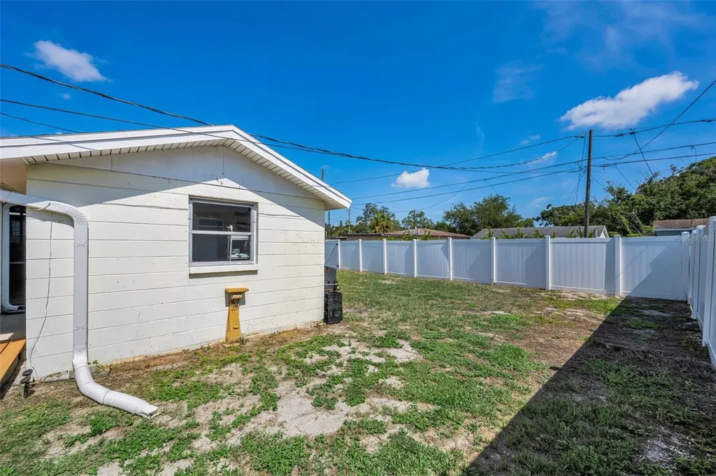 4829 30th Avenue N St Petersburg FL 33713
