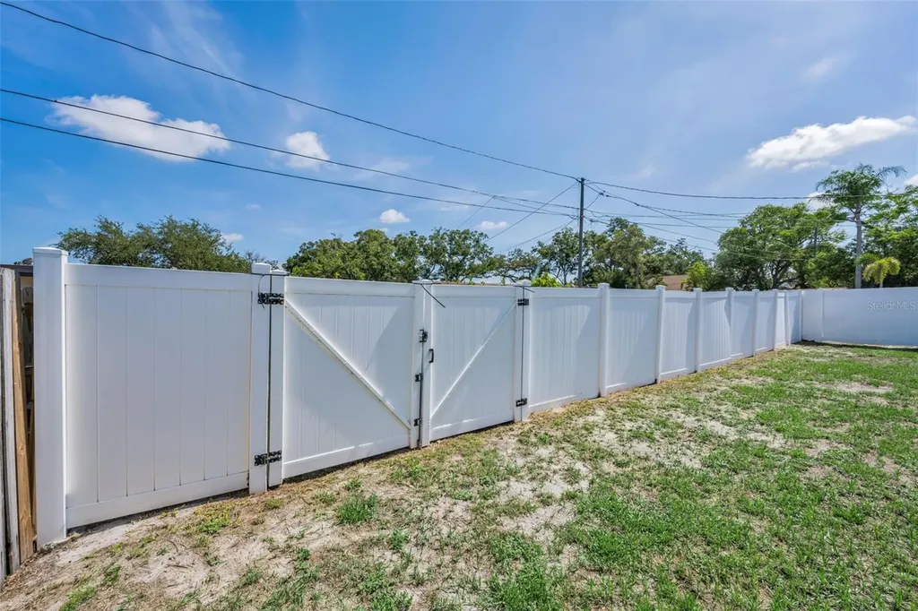 4829 30th Avenue N St Petersburg FL 33713