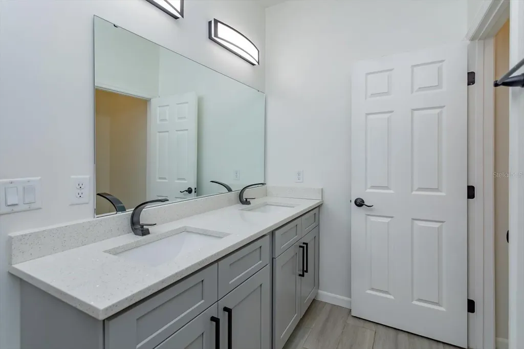1022 36th Orlando FL 32805