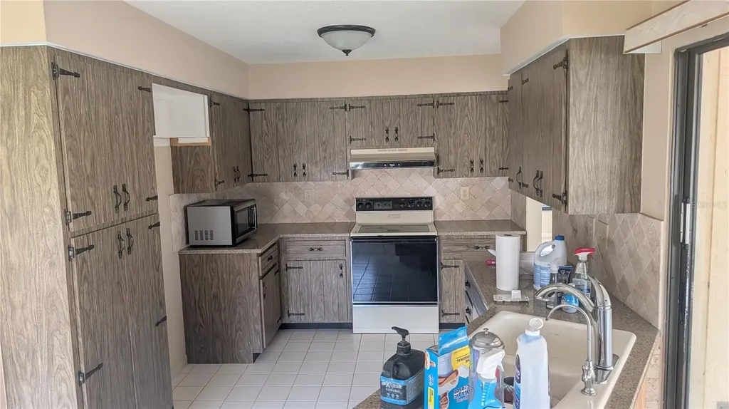 3720 Pin Oaks Street Sarasota FL 34232