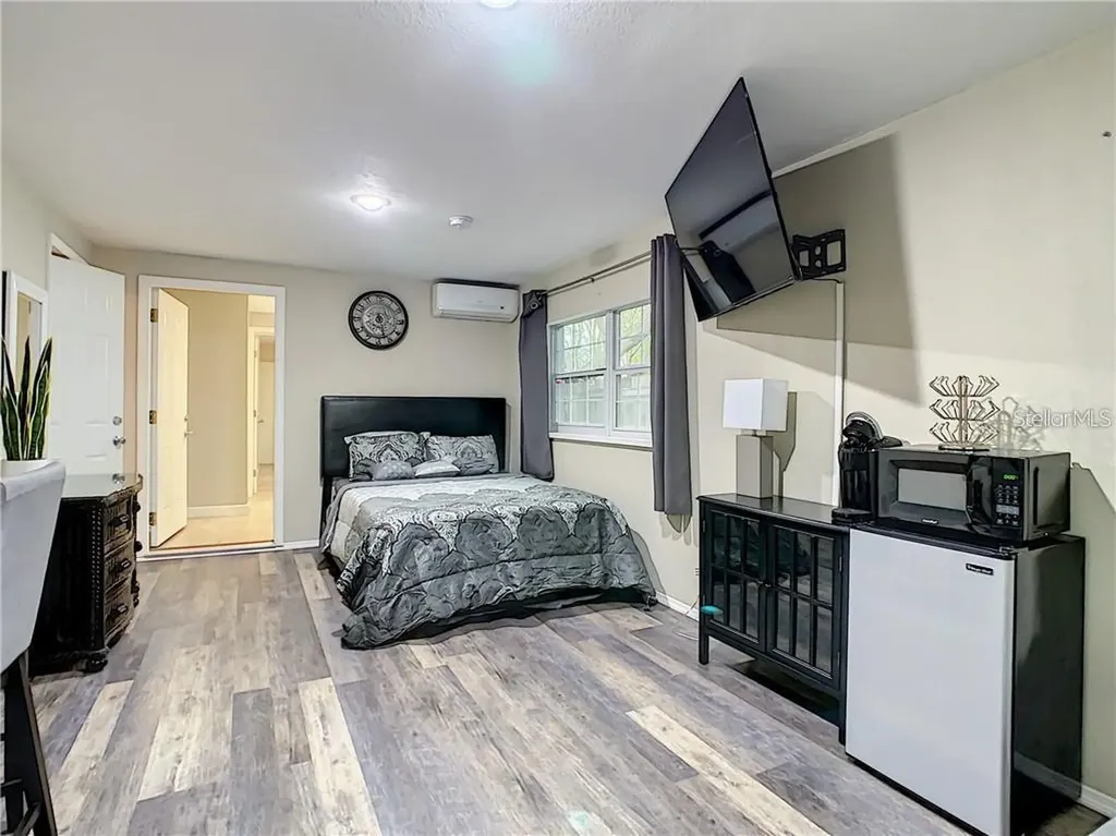 10222 66th Avenue Seminole FL 33772