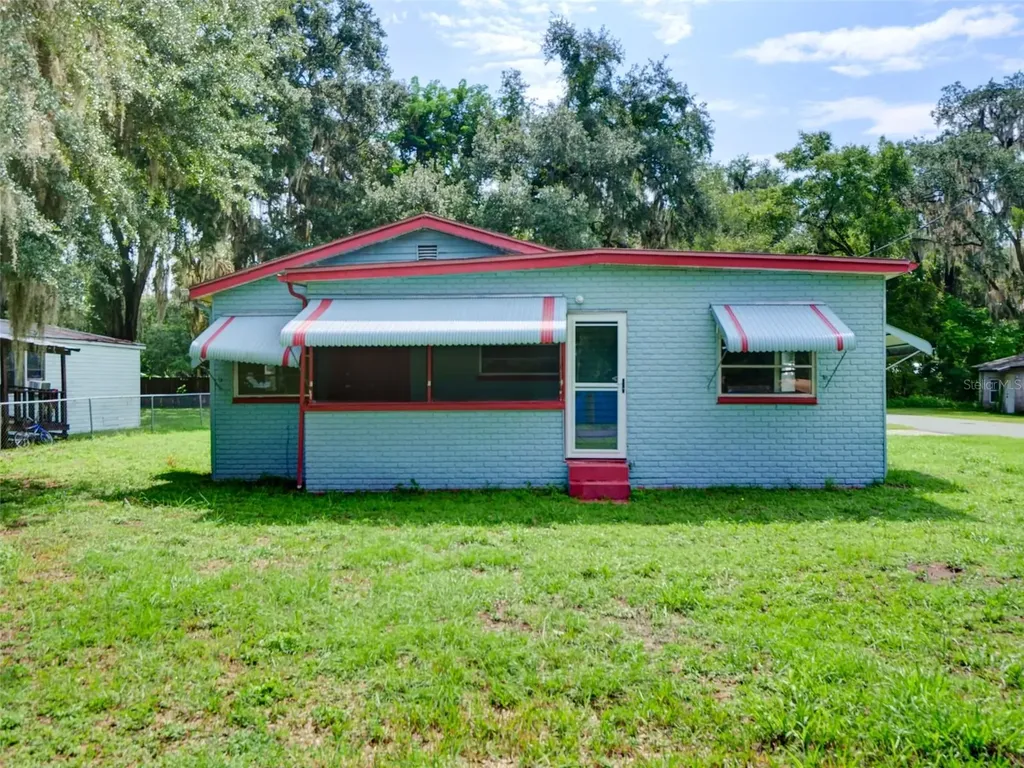 813 NW 5th Street Webster FL 33597