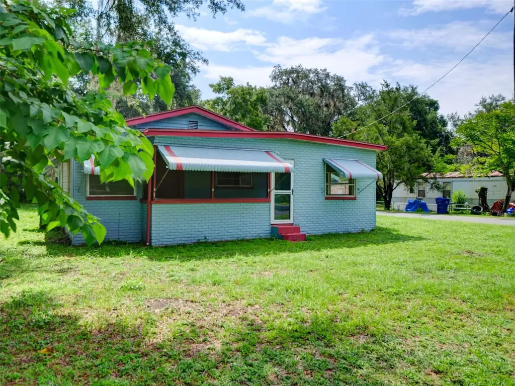 813 NW 5th Street Webster FL 33597
