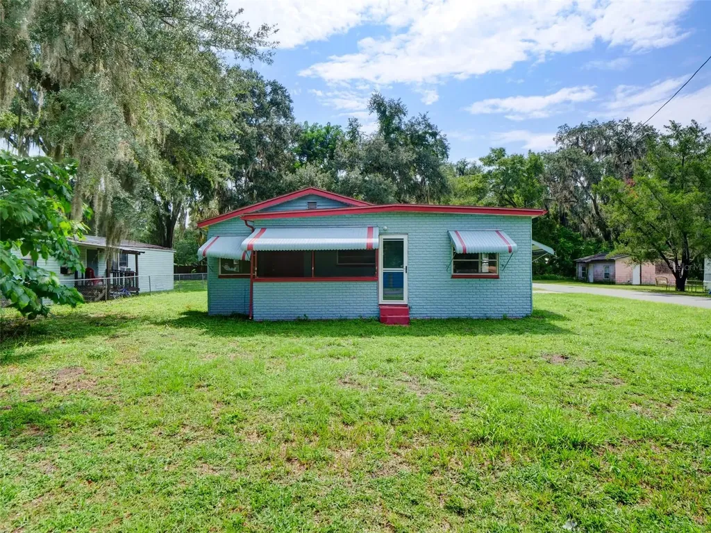 813 NW 5th Street Webster FL 33597