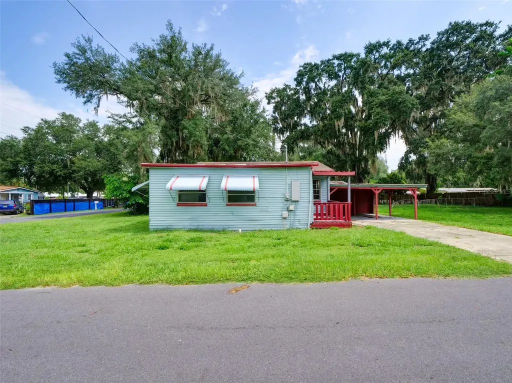 813 NW 5th Street Webster FL 33597