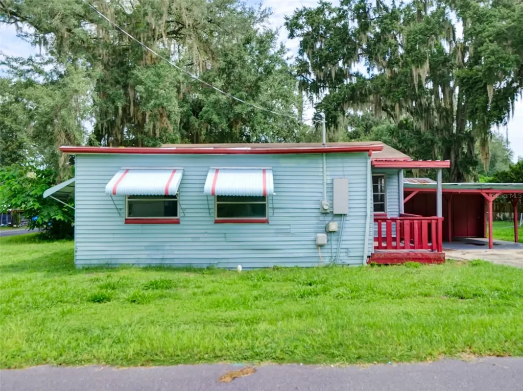 813 NW 5th Street Webster FL 33597