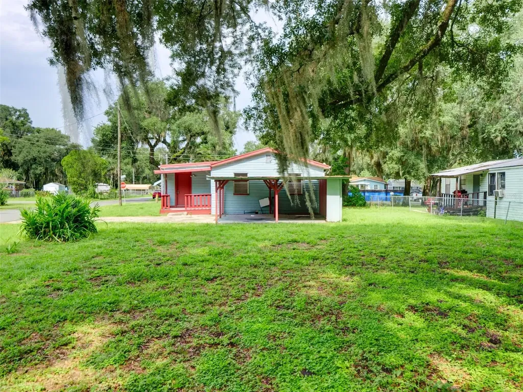 813 NW 5th Street Webster FL 33597