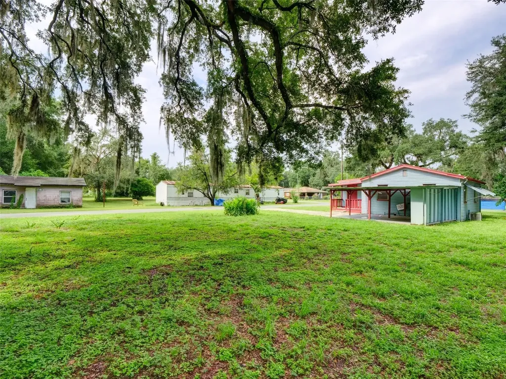 813 NW 5th Street Webster FL 33597