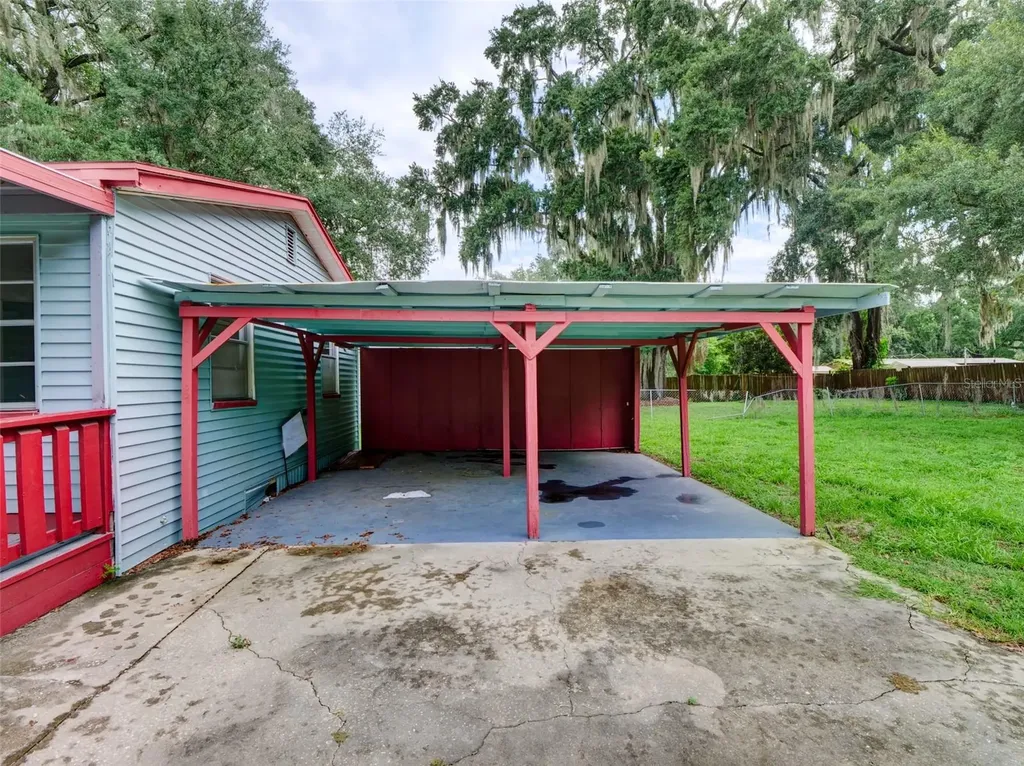 813 NW 5th Street Webster FL 33597