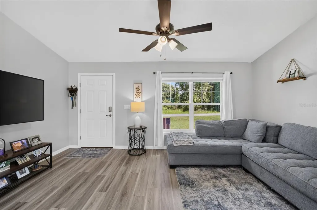 114 Locust Loop Ocala FL 34472